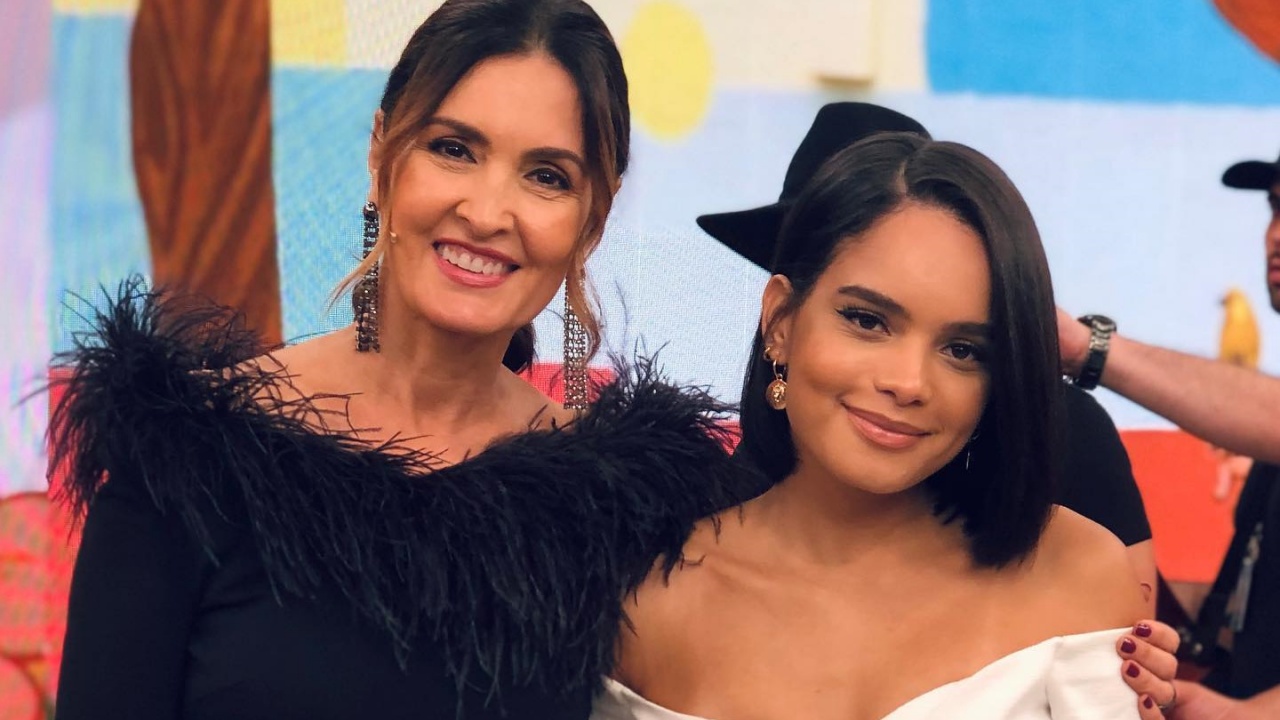 Carol Macedo homenageia Fátima Bernardes após despedida do ‘Encontro’: “Muita luz e sucesso”