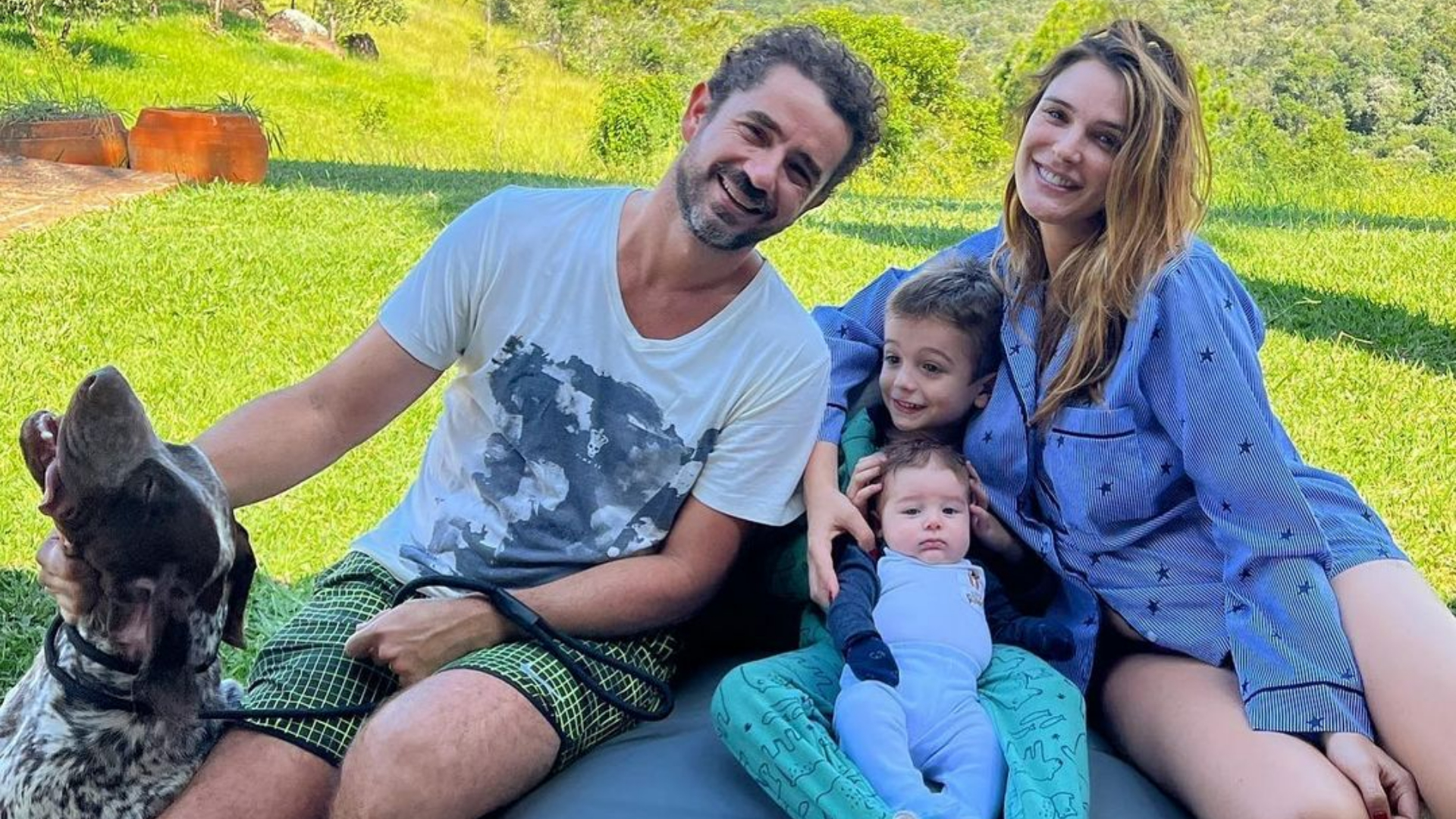 Trabalhando em São Paulo, Felipe Andreoli lamenta saudade da família que está viajando
