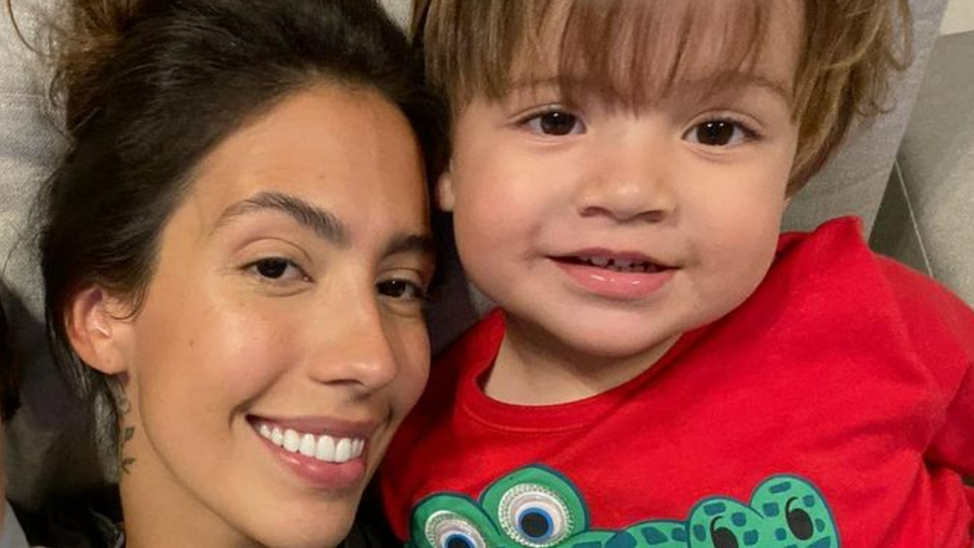 Gabi Brandt se derrete ao curtir praia com o filho, Davi: ”Minha vida com você é muito mais feliz”