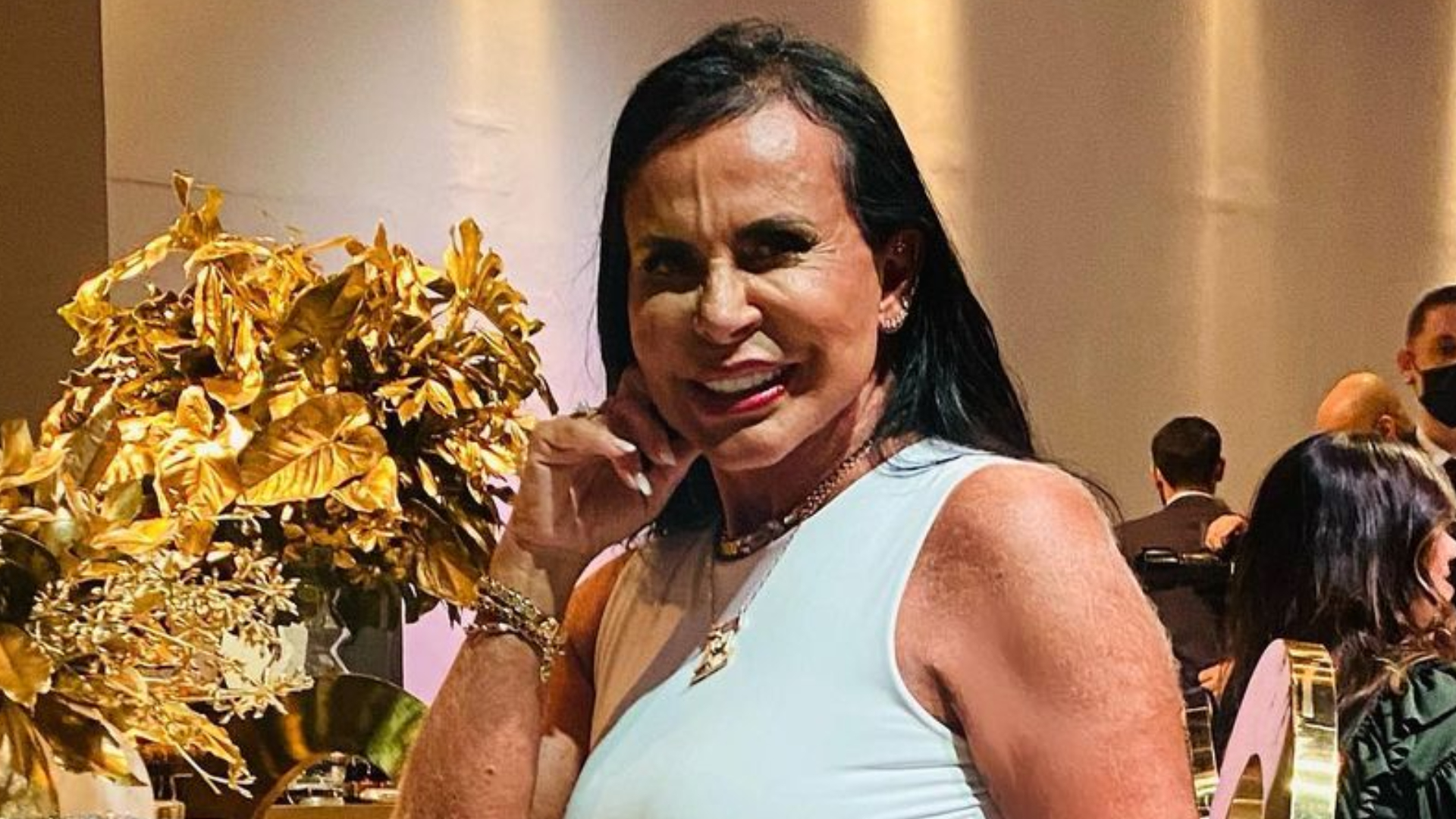‘Fênix do Amor’, nova música de Gretchen, celebra liberdade, mudança e determinação