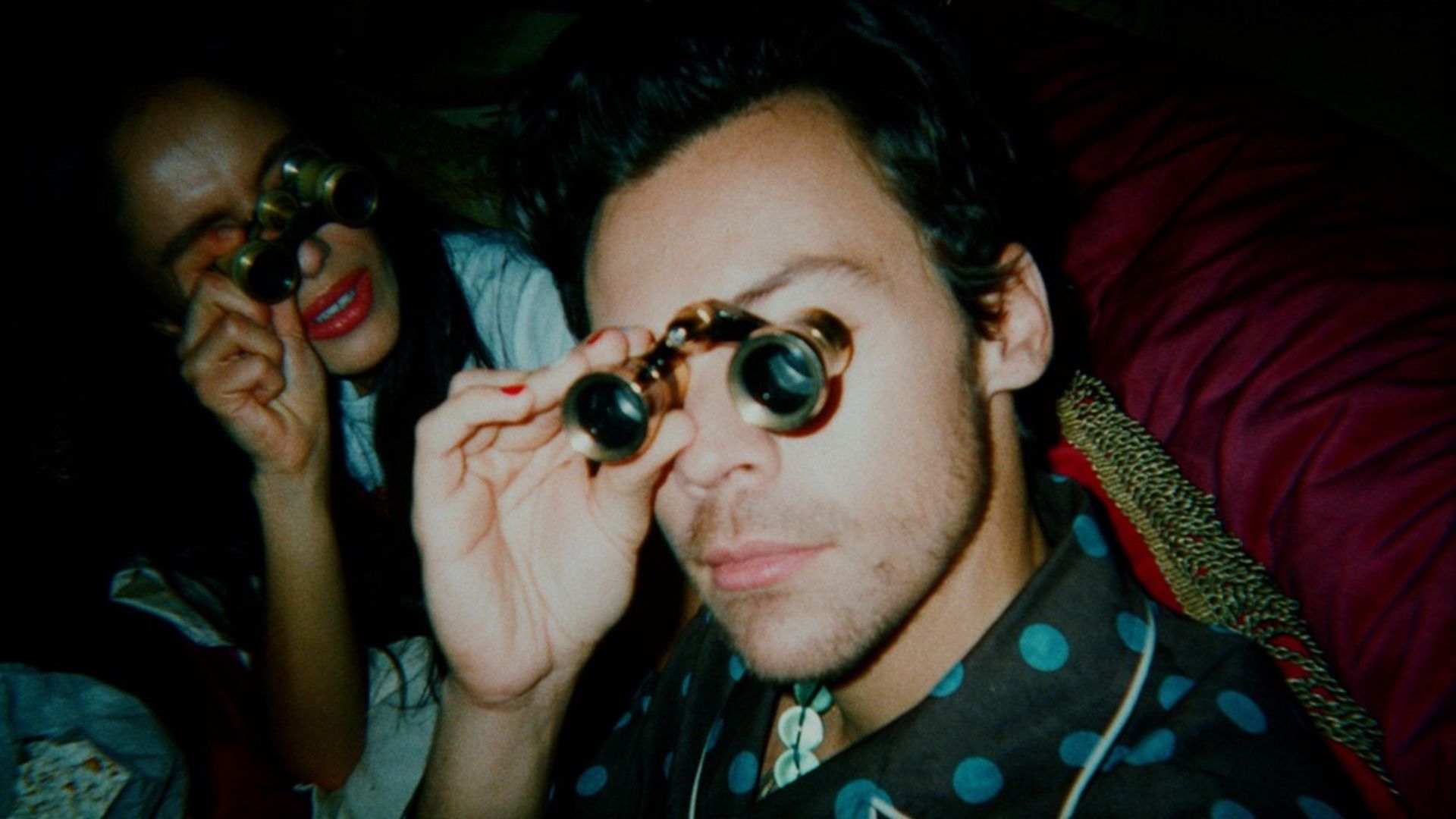 Harry Styles lança videoclipe de ‘Late Night Talking’; confira