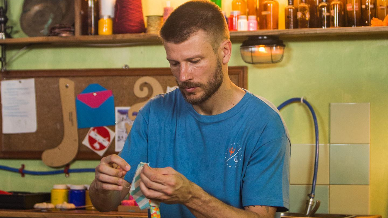 Em clima de TBT, Rodrigo Hilbert relembra foto de sua juventude e impressiona com sua beleza
