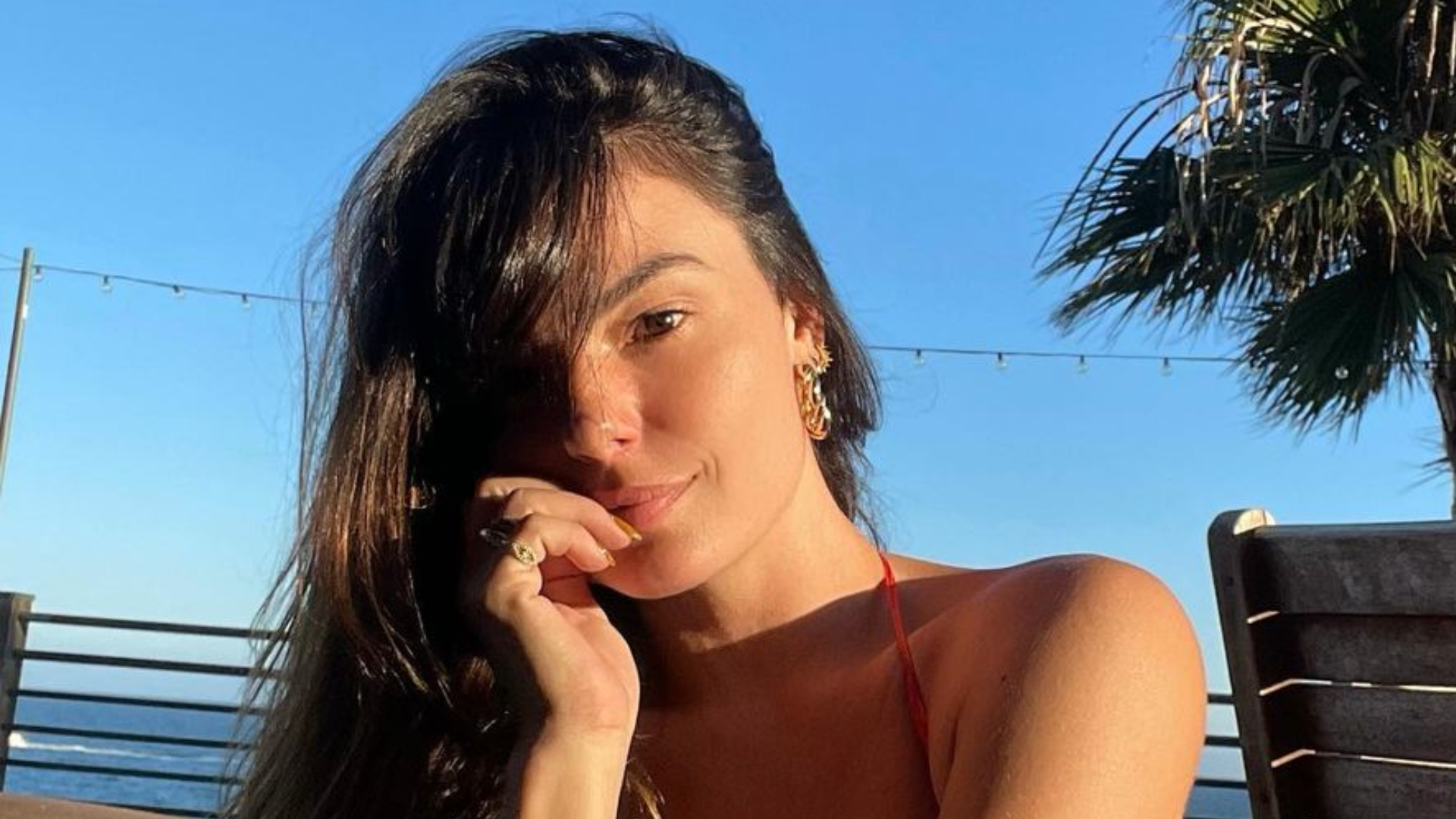 Isis Valverde mostra conquistas na aula de yoga e impressiona: ”Inspiração”