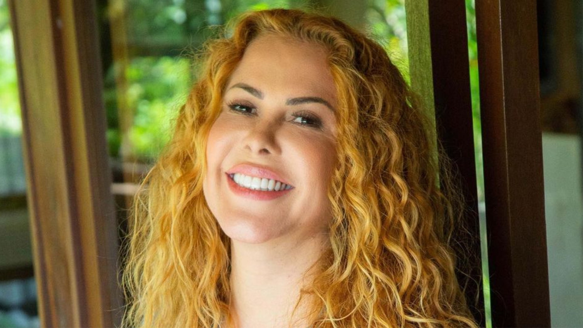 Equipe de Joelma se pronuncia após polêmica com fã em show