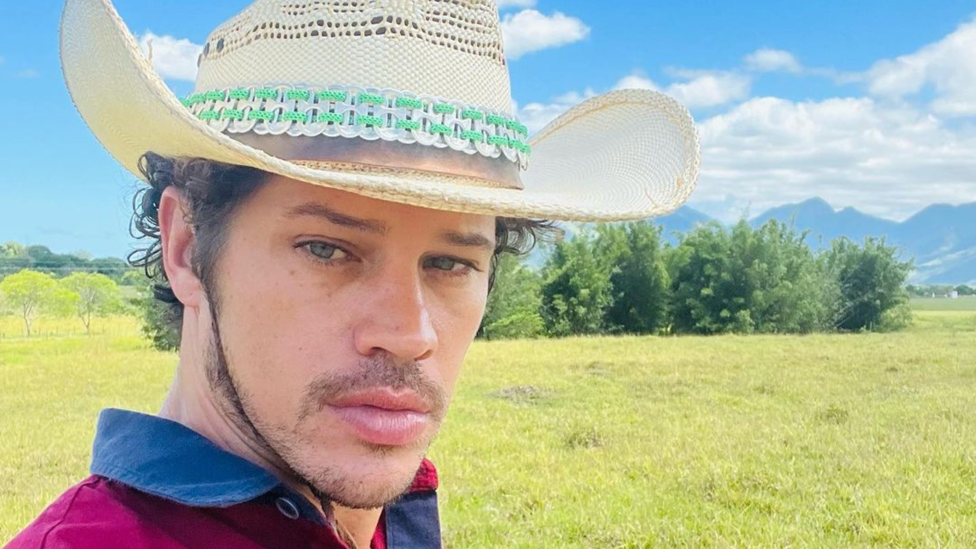 José Loreto mostra momentos de descontração nos bastidores de Pantanal