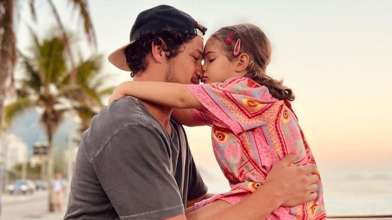José Loreto encanta internautas com cliques ao lado da filha, Bella