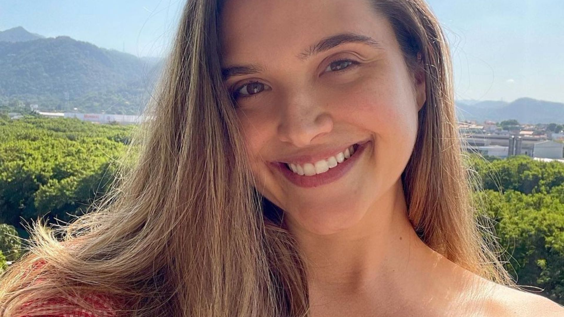 Juliana Paiva curte viagem para Campos do Jordão e encanta a web com as fotos