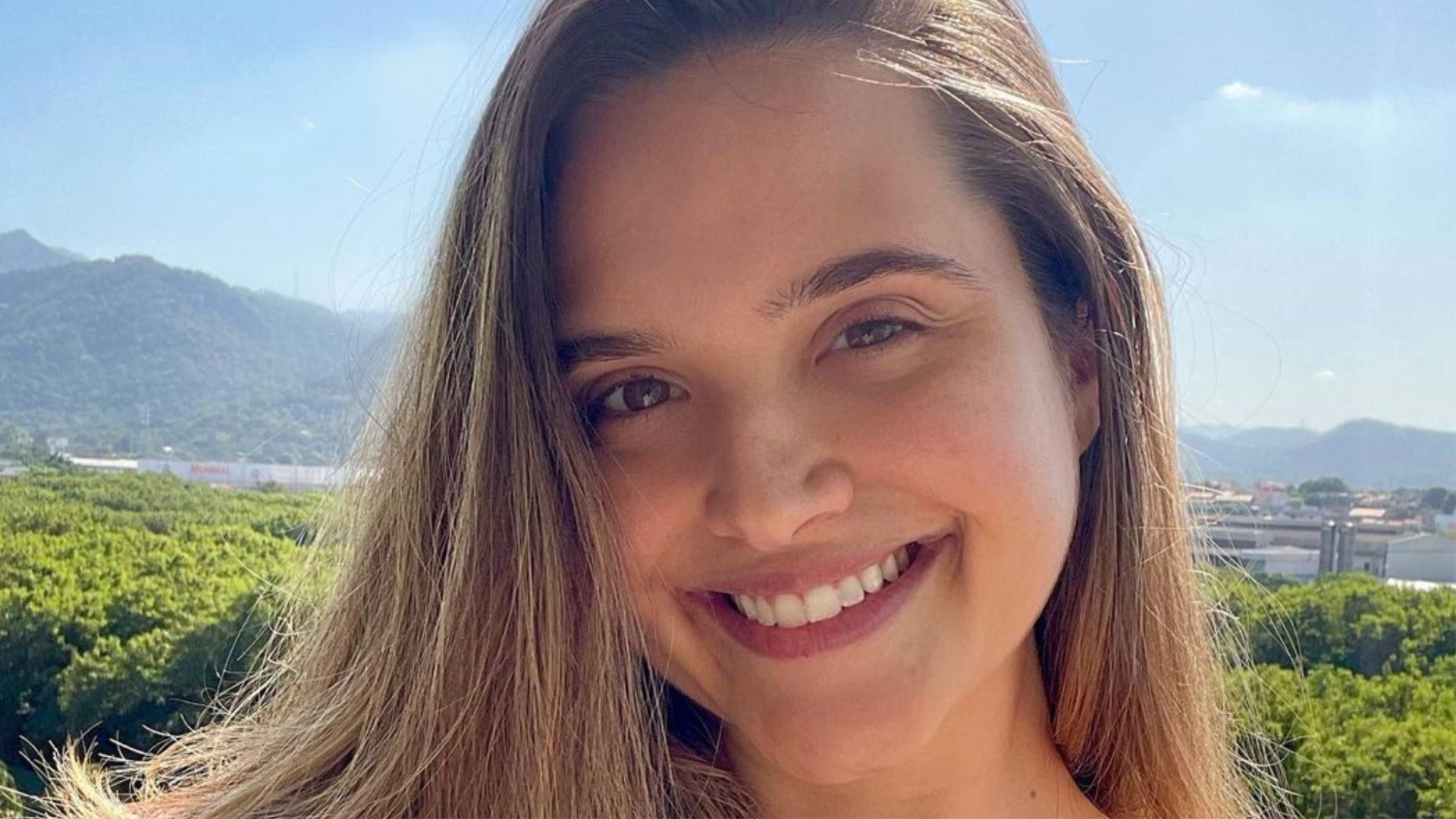 Juliana Paiva dá repaginada no visual e mostra resultado na web: ”Poderosa”