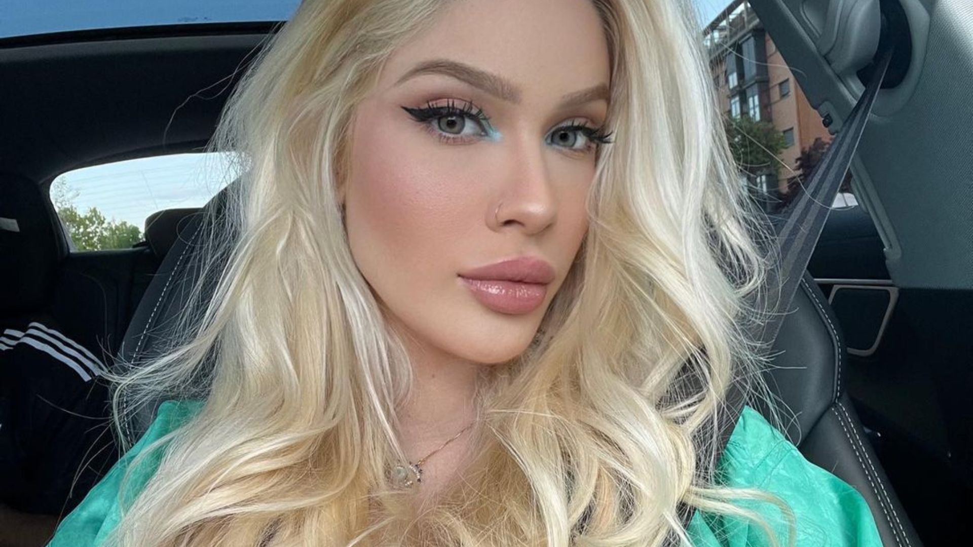 Karoline Lima impressiona ao mostrar a barriga 10 dias após o parto