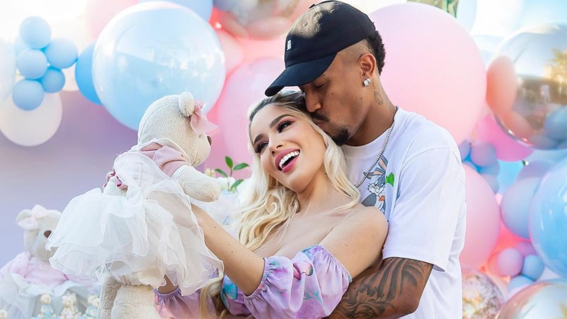 Karoline Lima posta primeira foto da filha com o ex, Éder Militão, e brinca: ”Já nasceu com mega hair”