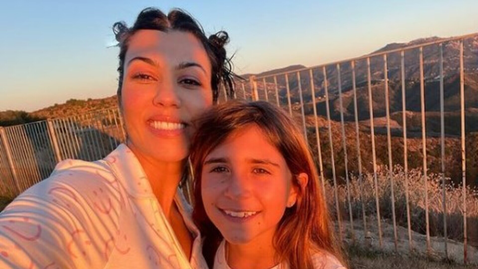Kourtney Kardashian abre álbum de fotos do aniversário da filha Penelope