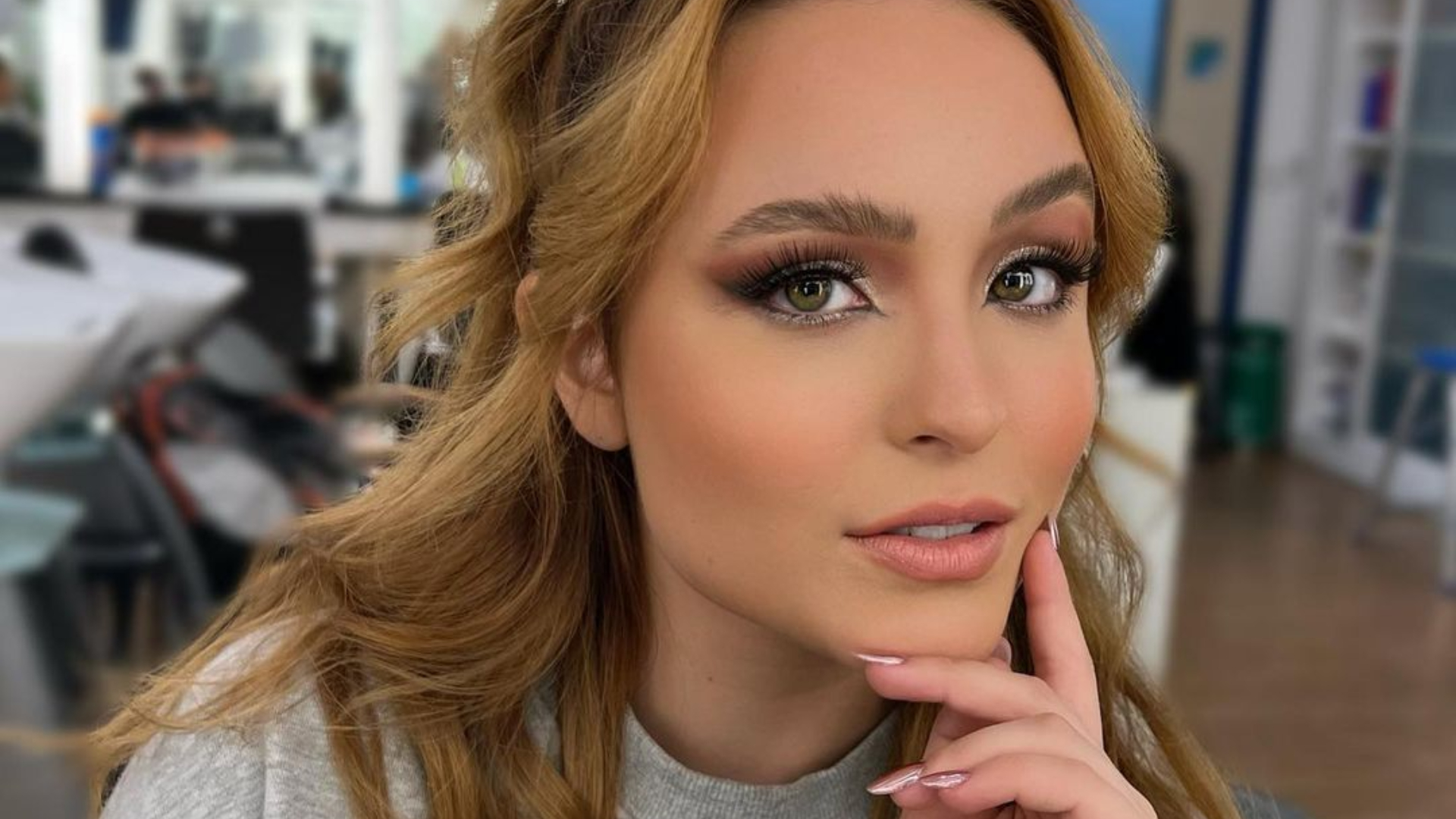 Carminha, Vivi Guedes, Nazaré, Bibi Perigosa e outras! Veja Larissa Manoela caracterizada como personagens marcantes