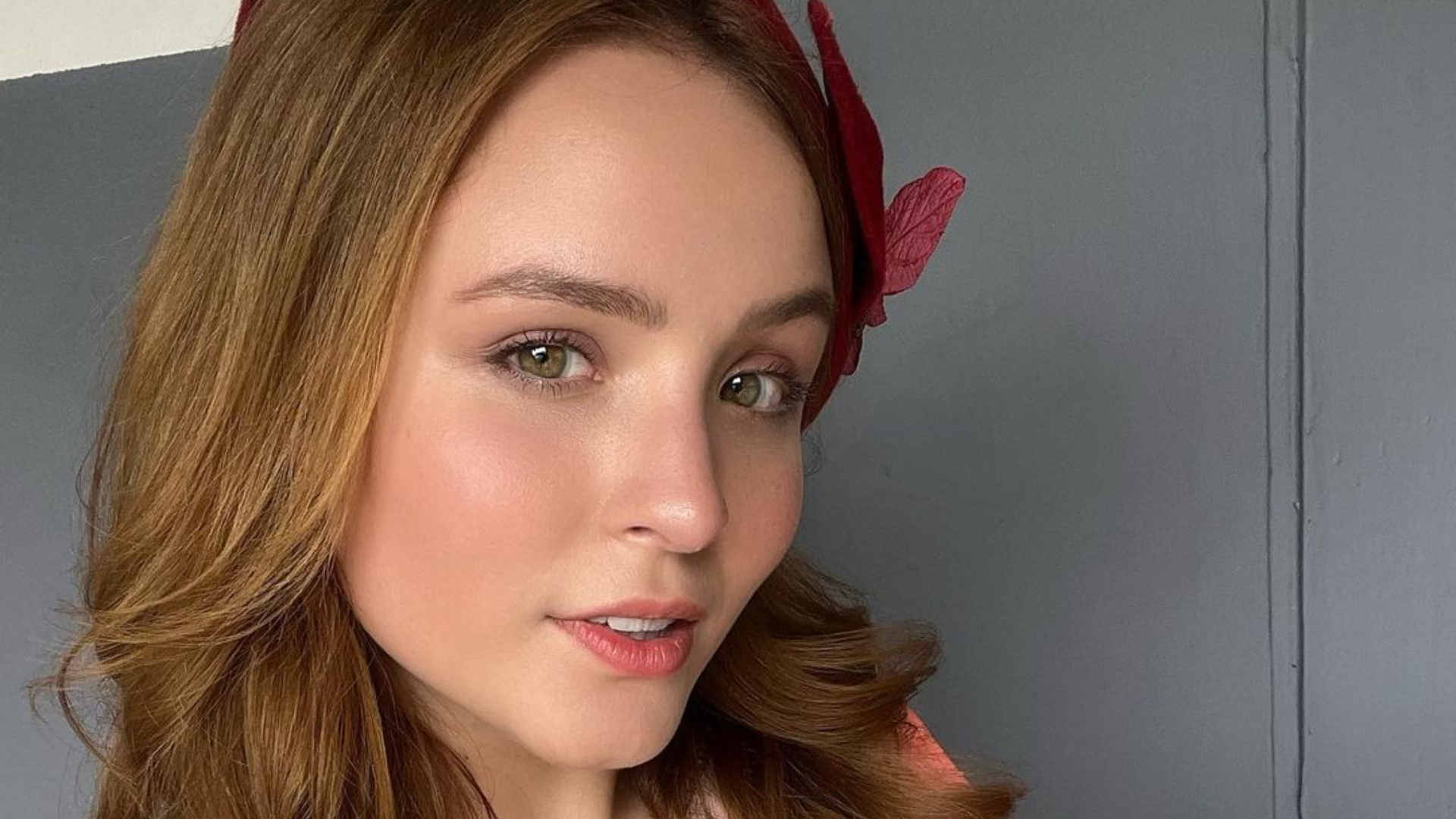 Larissa Manoela posa de cara limpa na web e beleza surpreende: “Perfeita”