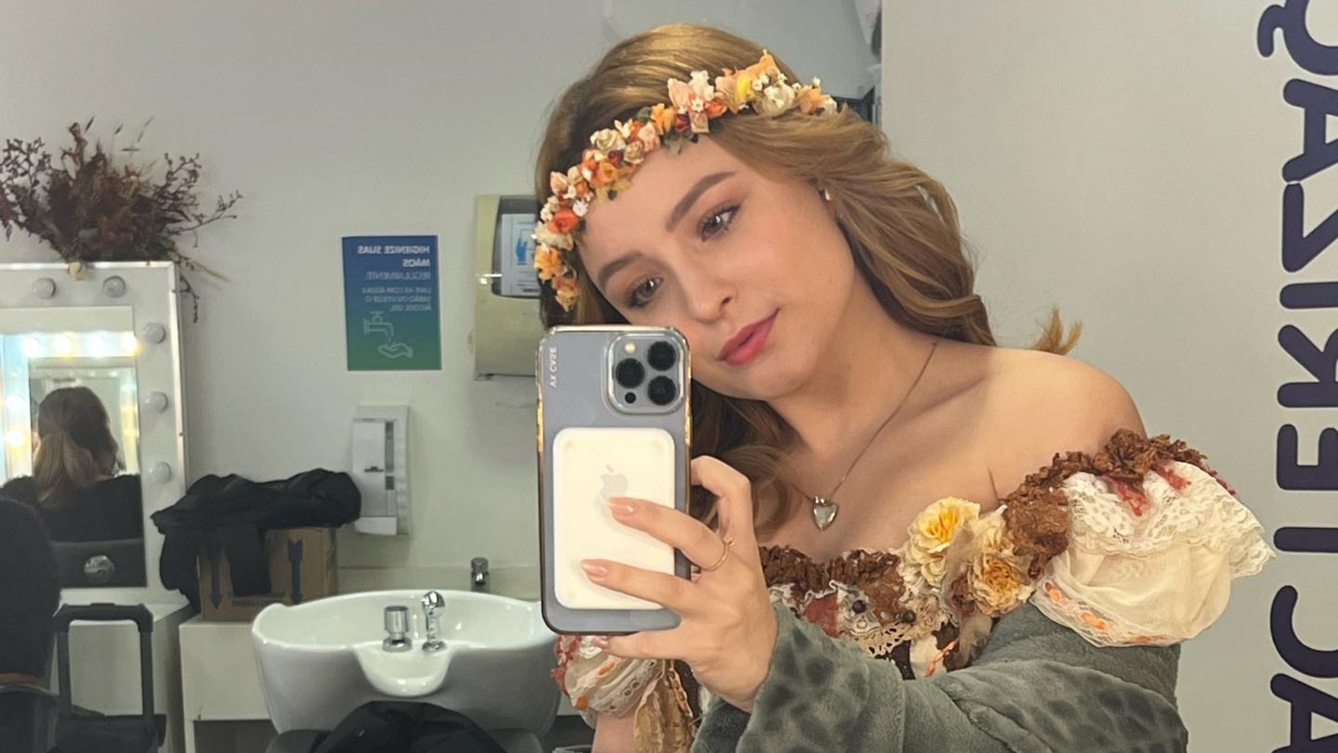 Larissa Manoela comenta cena de Isadora e Rafael em ‘Além da Ilusão’: “Preparem os lencinhos e os corações”
