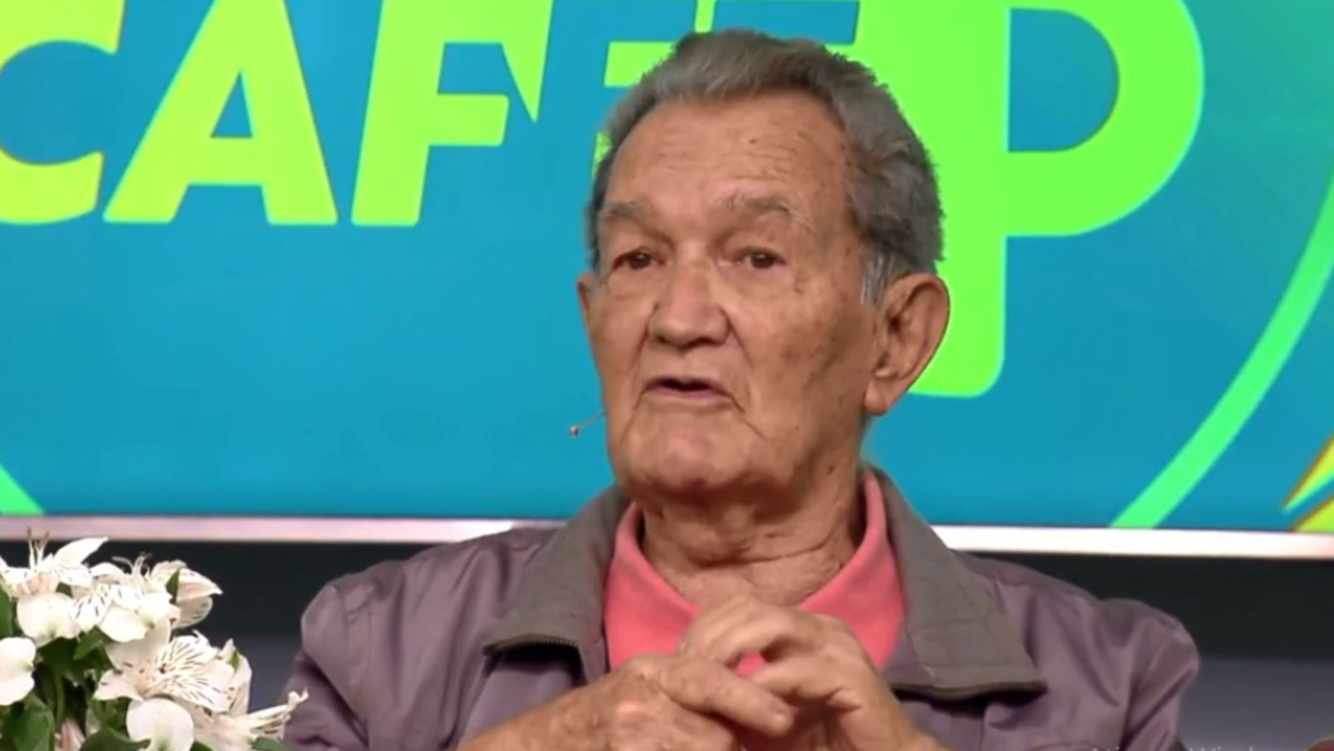 Léo Batista revela que quase foi demitido da Globo por causa de uma gravata