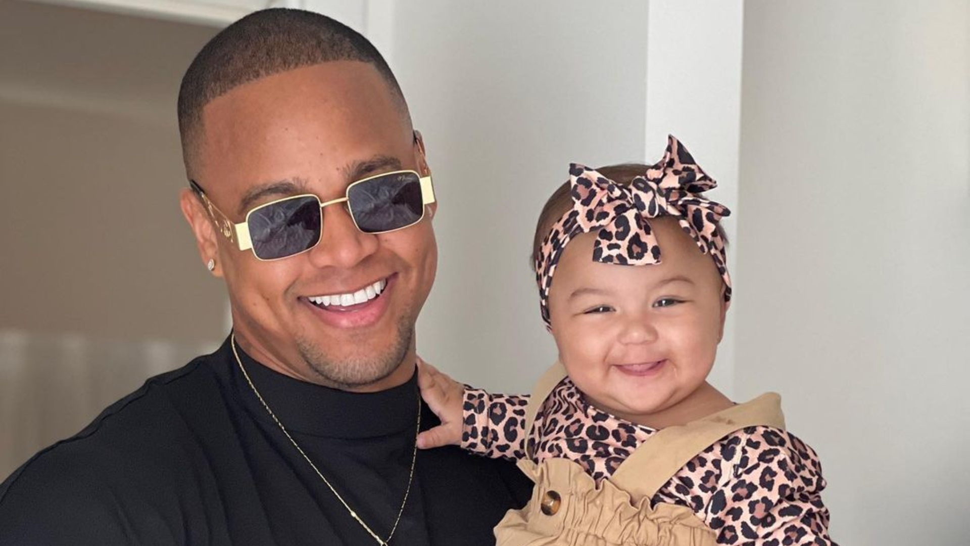 Léo Santana aproveita o dia na companhia da filha, Liz: ”Gratidão”