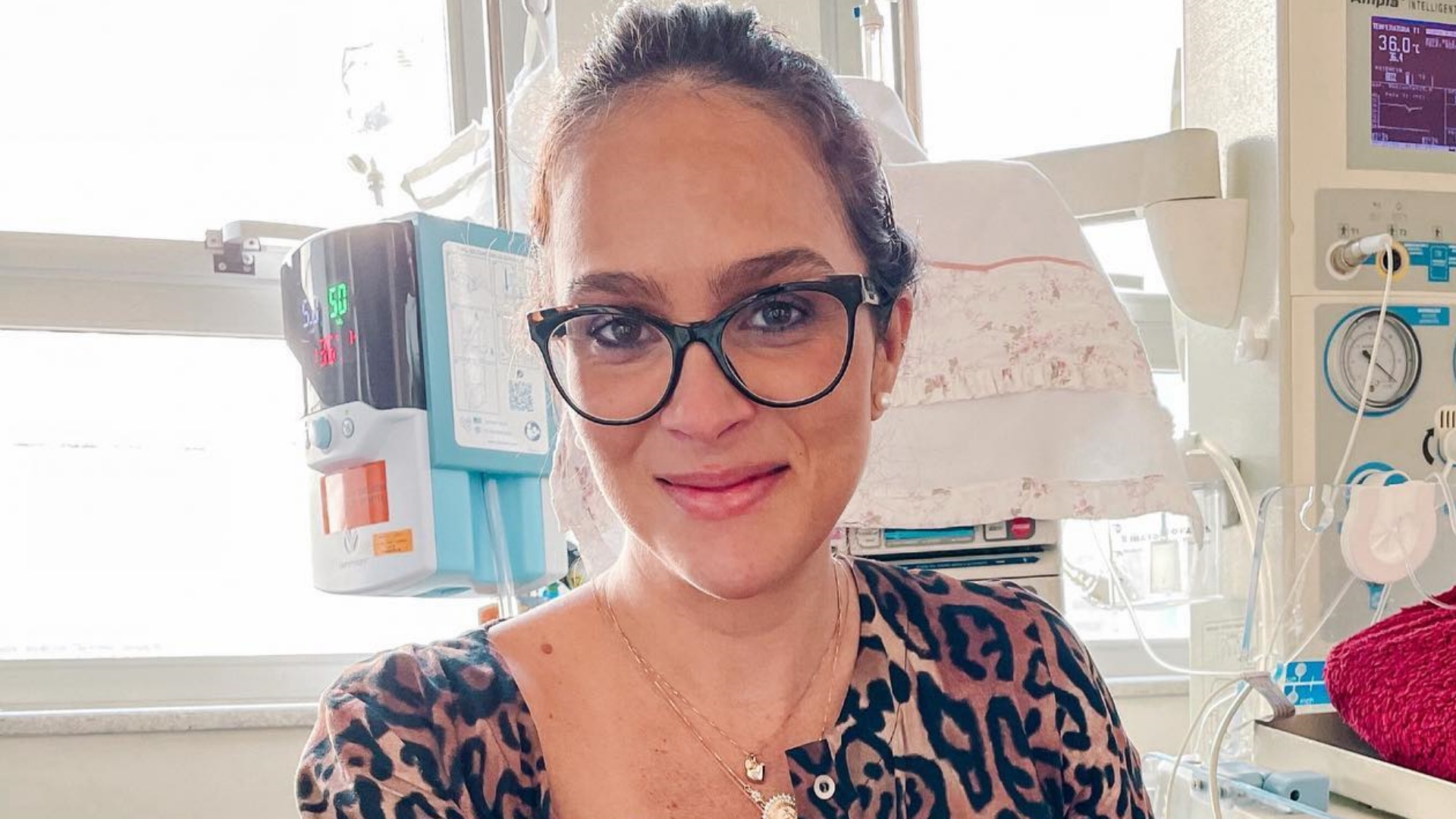 Mulher de Juliano Cazarré posta primeira foto do rosto da filha: “Princesa Maria Guilhermina de Guadalupe”