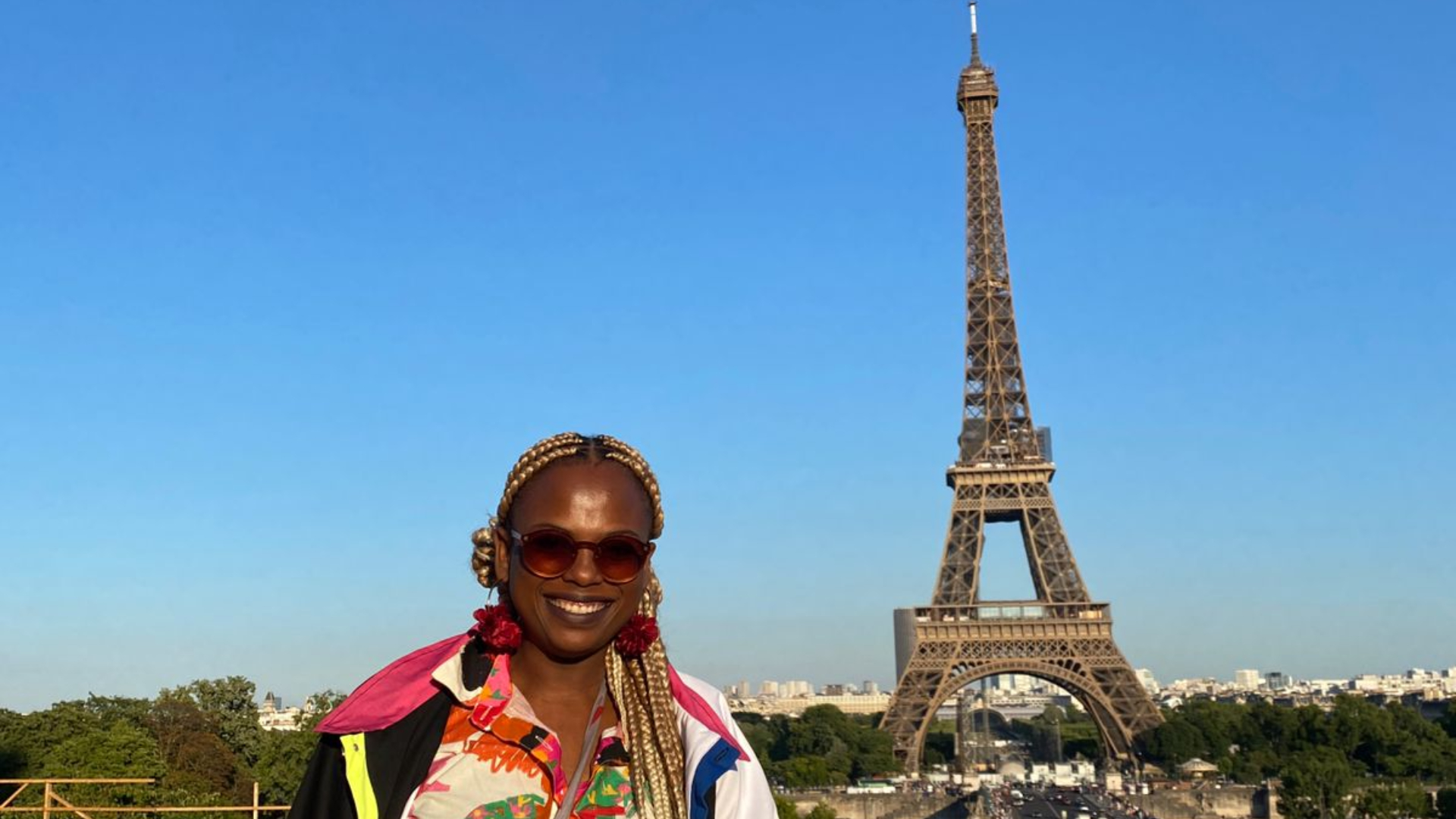 Luana Génot viaja para França com a família e participa de encontros do Fórum Econômico Mundial
