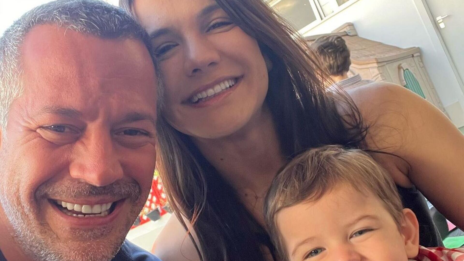 Filho de Malvino Salvador encanta ao surgir pronto para festa junina