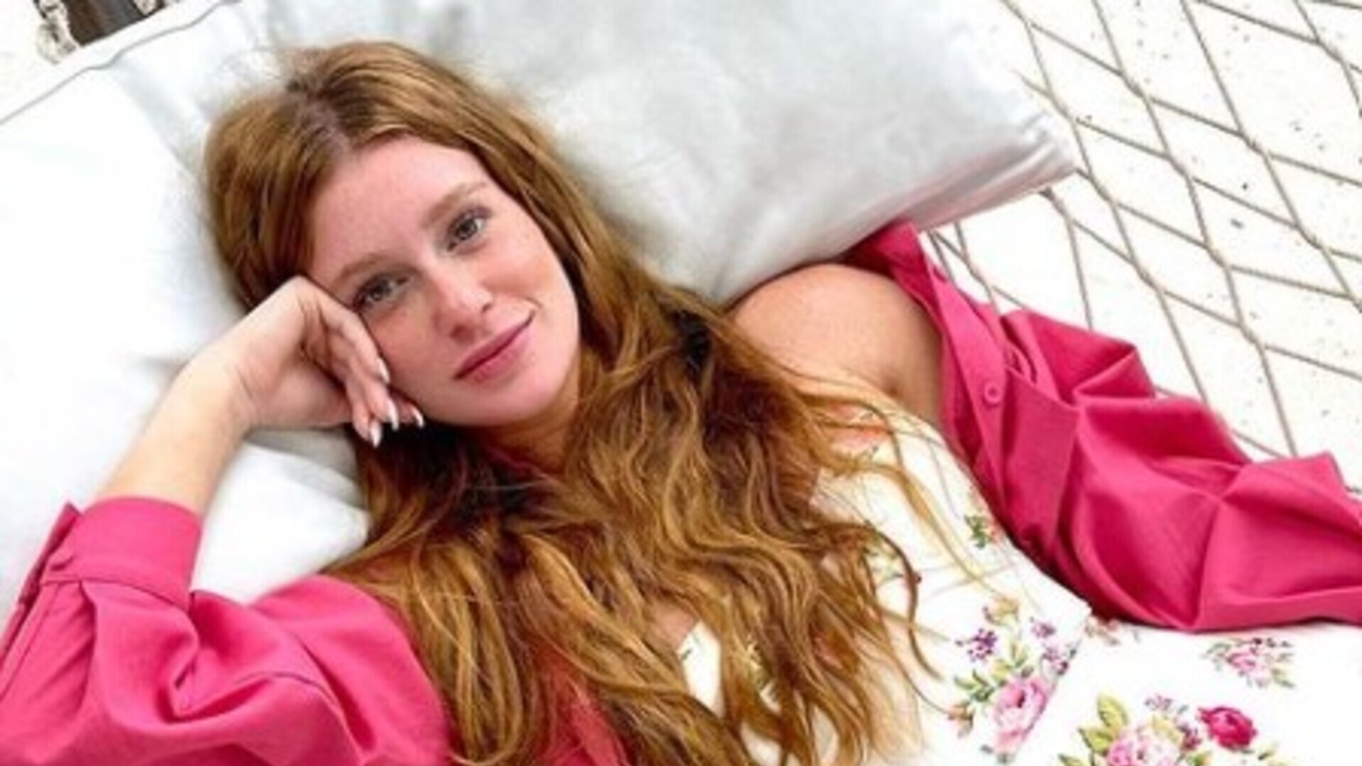 Marina Ruy Barbosa se encontra com Maisa Silva na Grécia