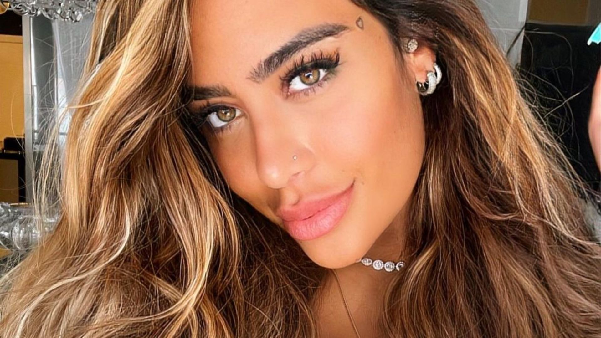 Rafaella Santos, irmã de Neymar, posa belíssima e encanta seguidores: “Gata”