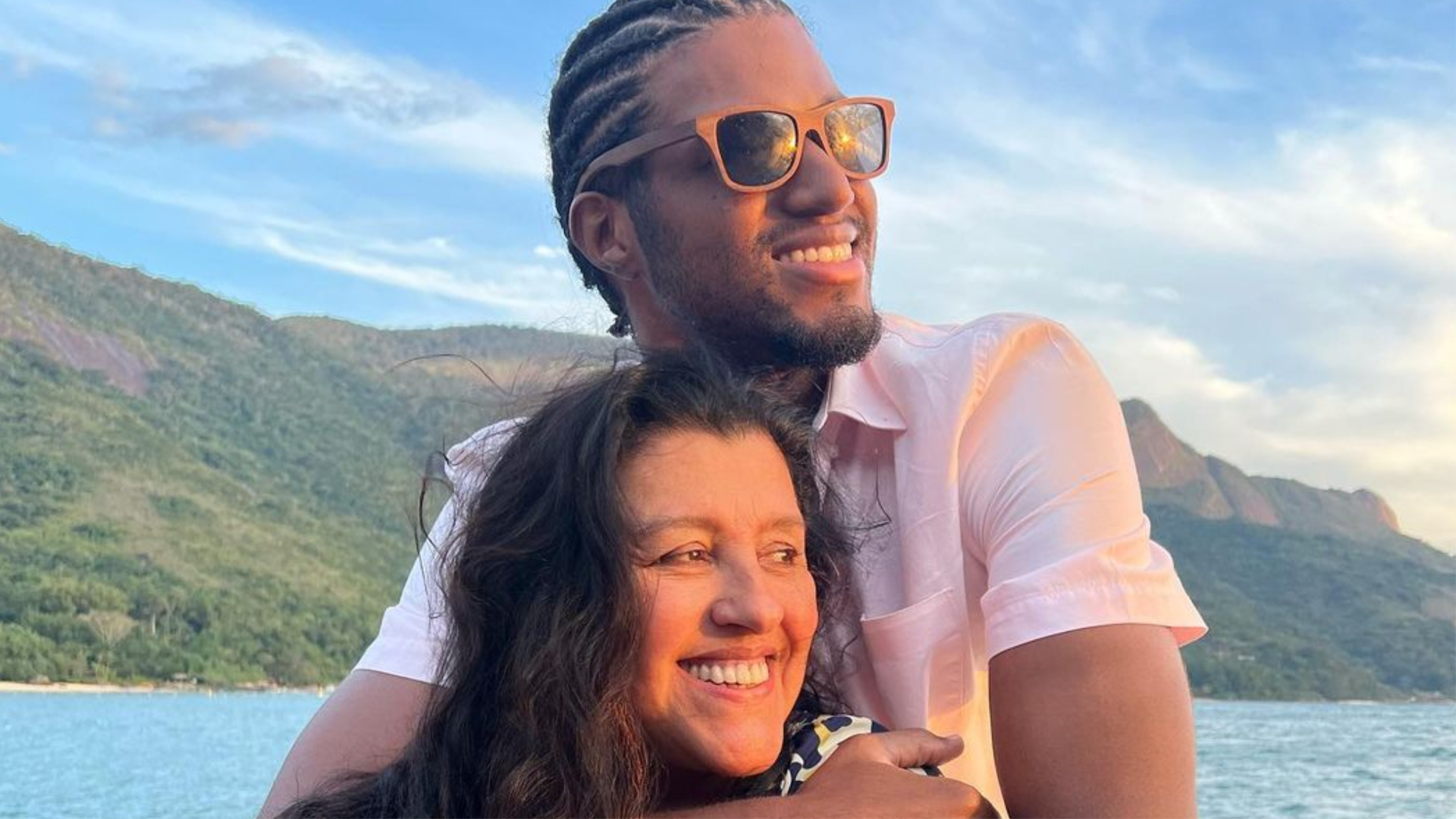 Regina Casé faz linda declaração para o genro: ”Benedita brinca que gosto mais dele”