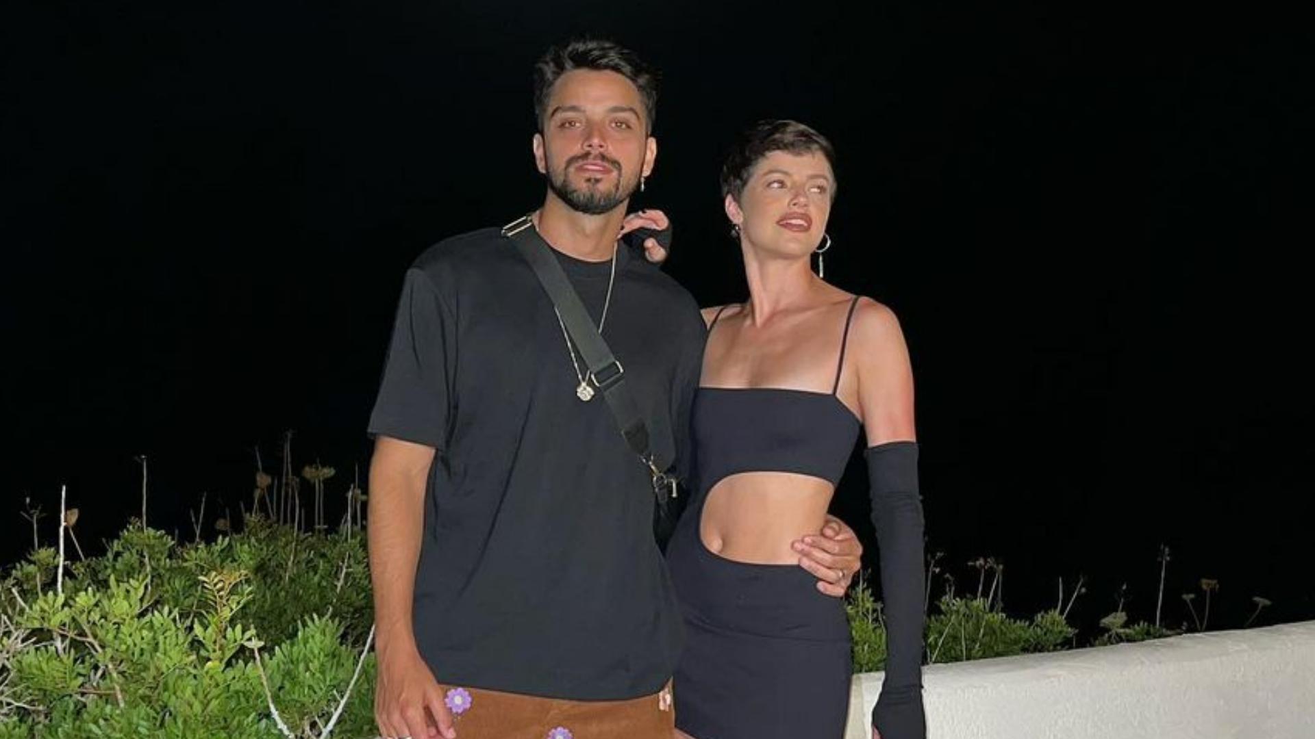 Rodrigo Simas e Agatha Moreira curtem noite romântica em Ibiza