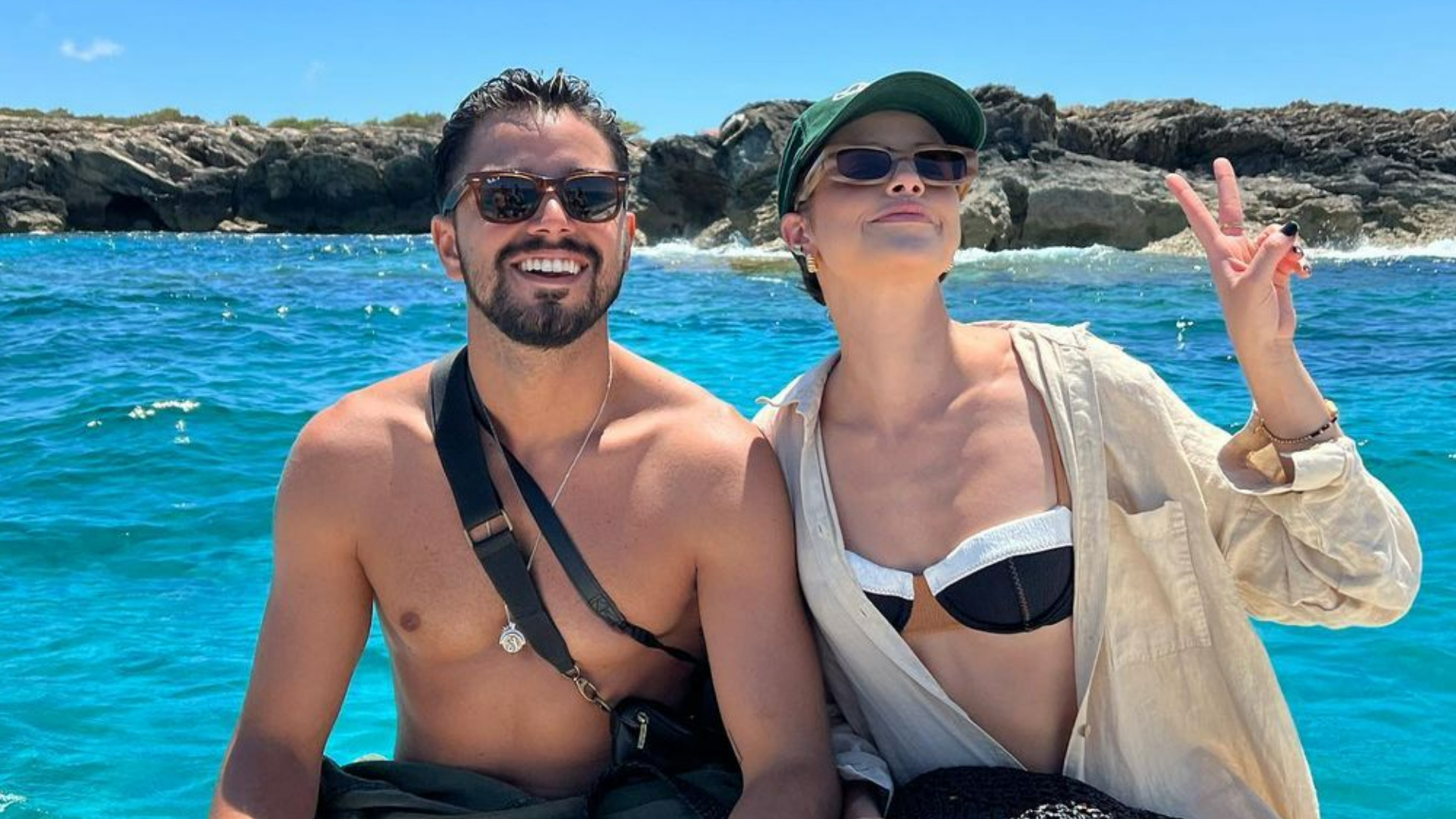 Agatha Moreira compartilha vídeo perfeito com imagens de passeio de barco com Rodrigo Simas