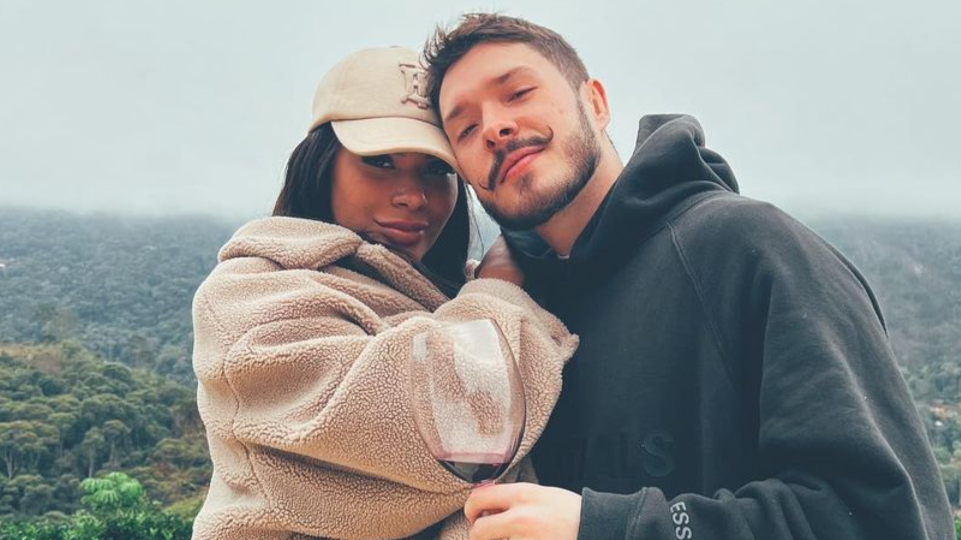 Ronan Souza e Pocah completam 3 anos juntos e trocam declarações nas redes