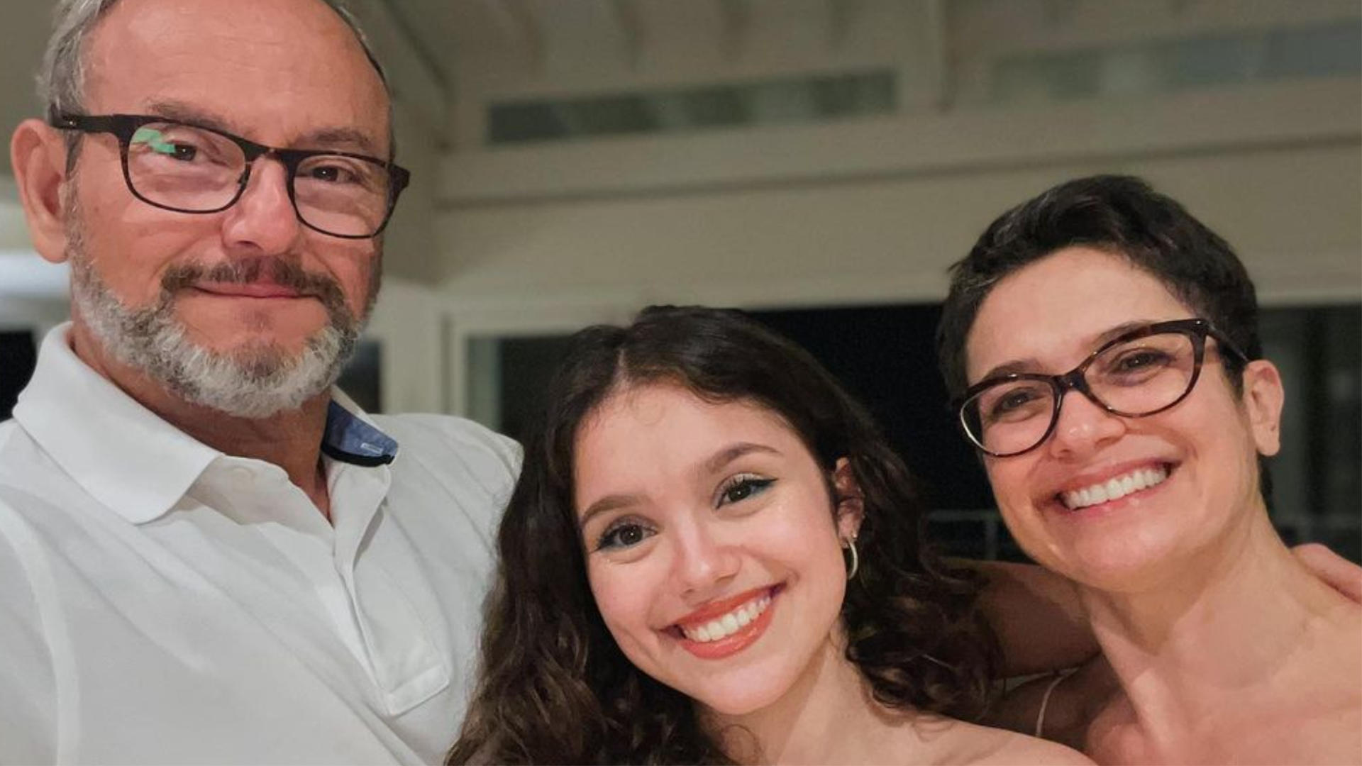 Sandra Annenberg e Ernesto Paglia comemoram 19 anos da filha: ”Maior amor do mundo”