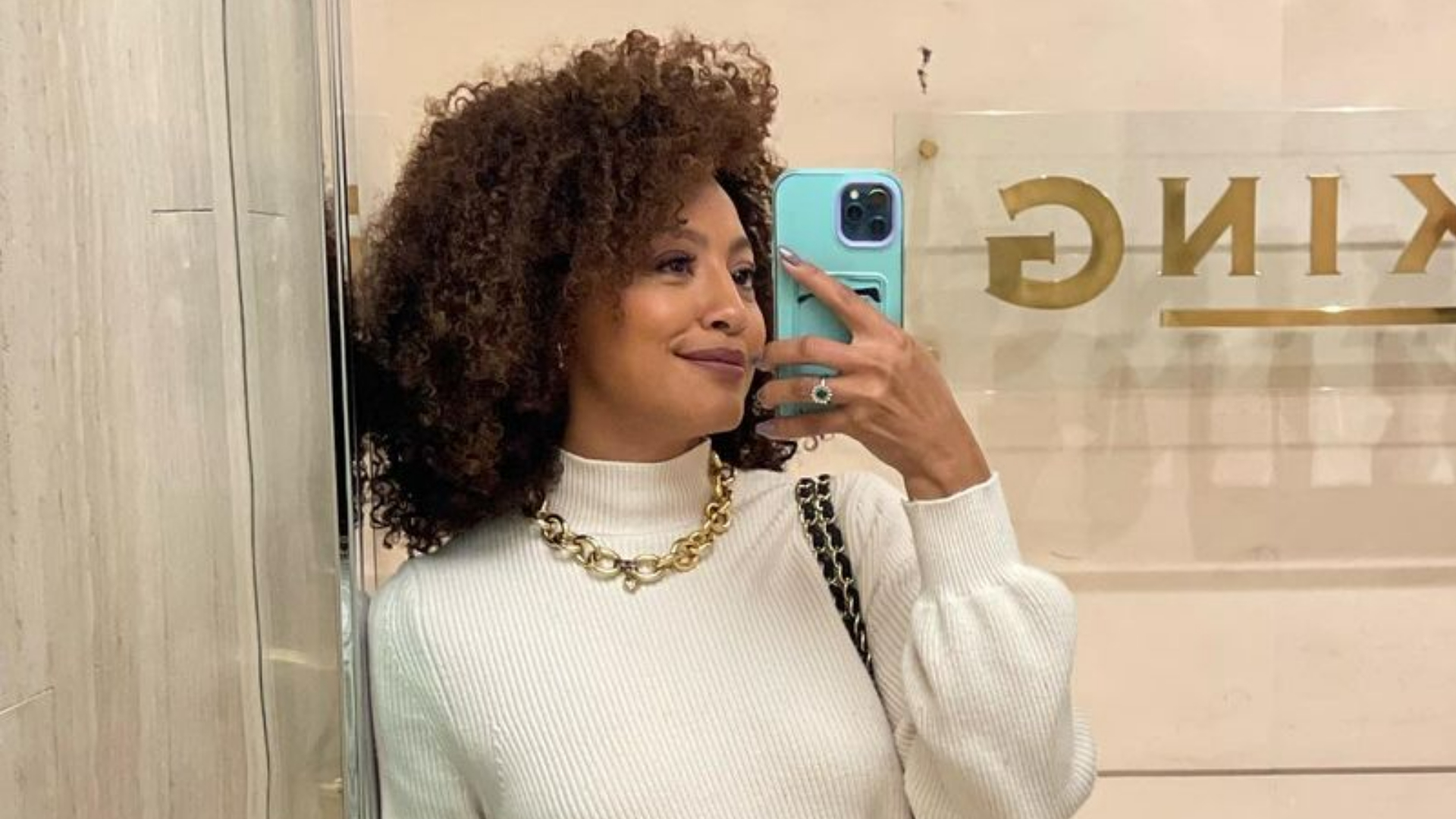 Sheron Menezzes compartilha clique deslumbrante em belo cenário do Jalapão: ”Pela estrada…”
