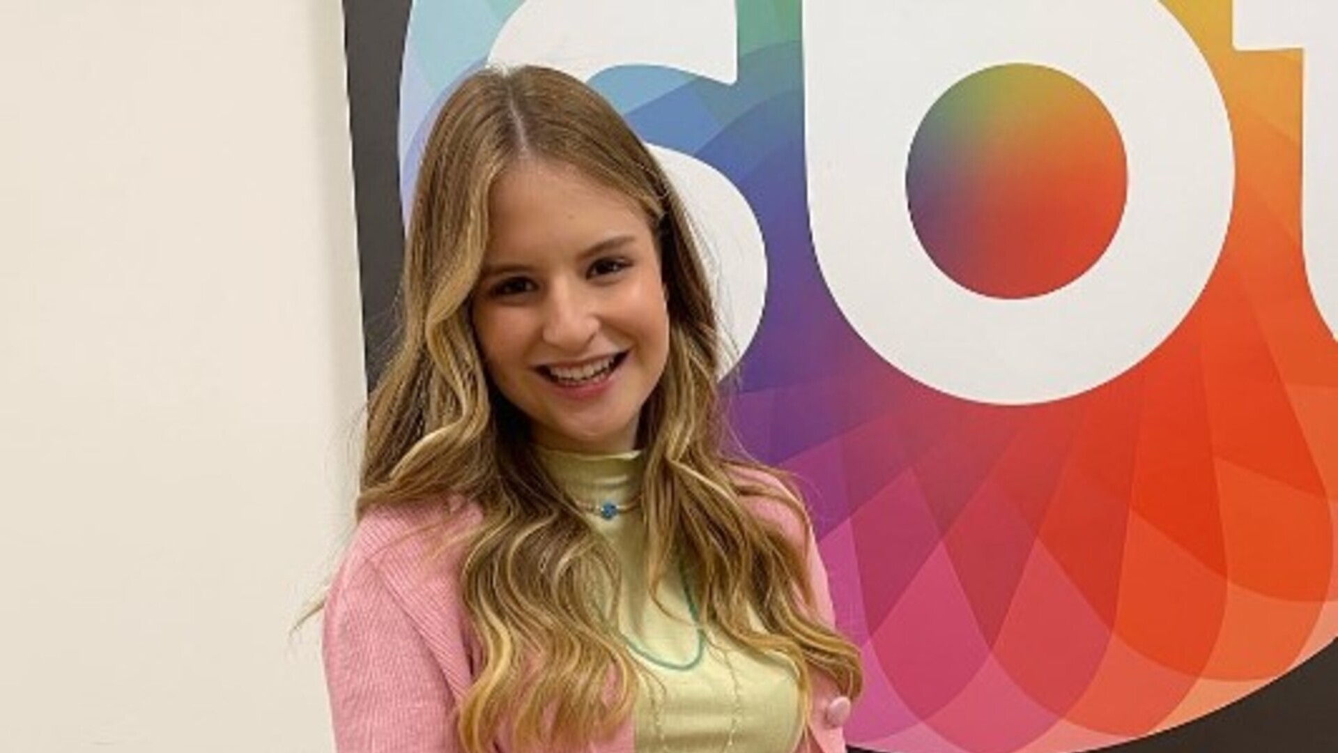 Sophia Valverde fala sobre novo filme e carreira de atriz