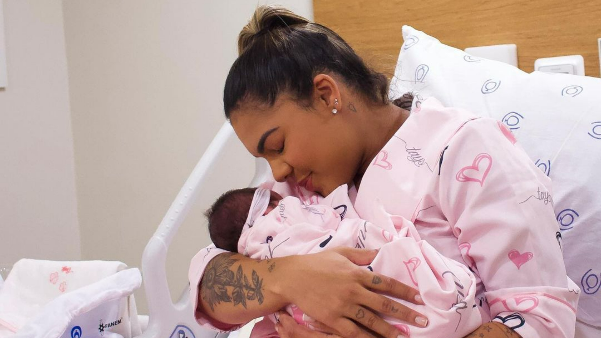 Tays Reis exibe mais fotos encantadoras da filha, Pietra: ”A gente quer sair postando todas da galeria”