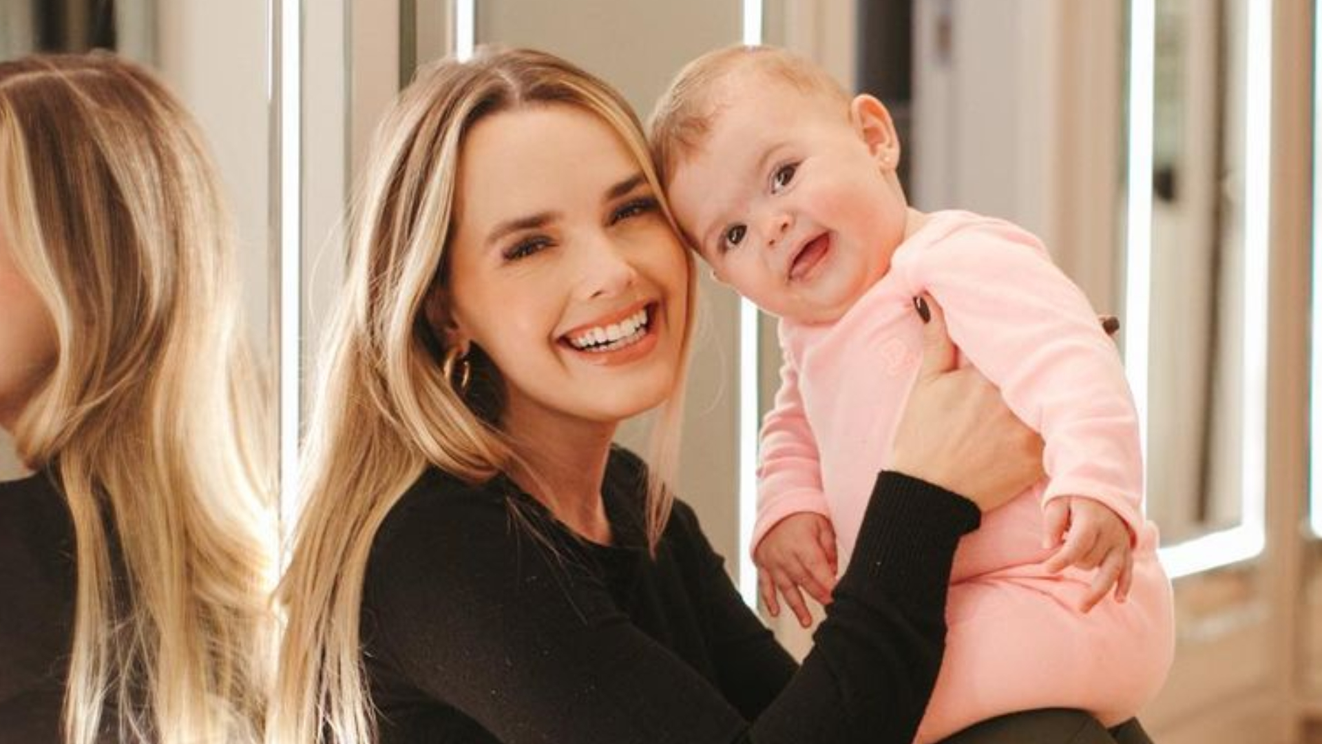 Em clima de TBT, Thaeme Mariôto mostra todos os mesversários da filha e questiona: ”Mudou muito?”