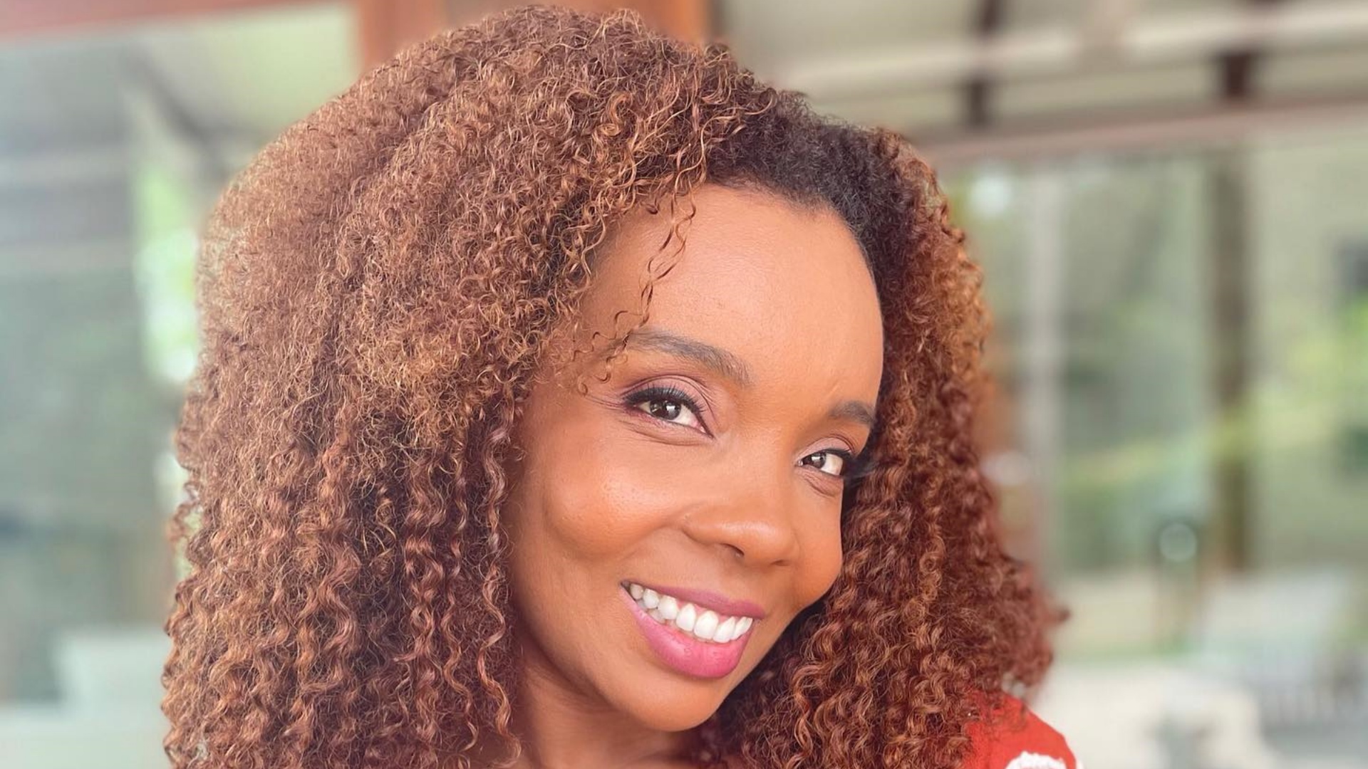 Ex-BBB Thelma Assis revela que fará intercâmbio para estudar inglês: “Sempre esteve na minha lista de desejos”
