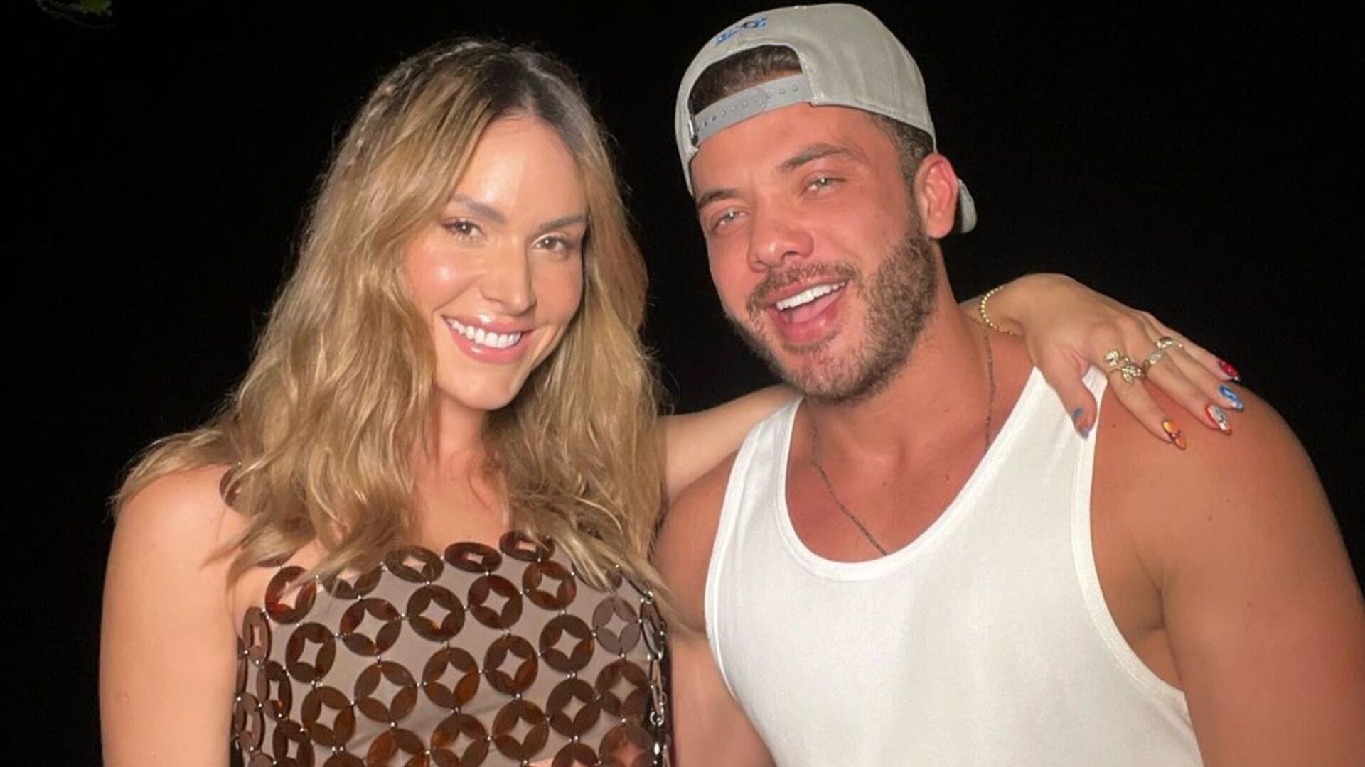 De biquíni, esposa de Wesley Safadão rouba a cena em vídeo dançando com a família