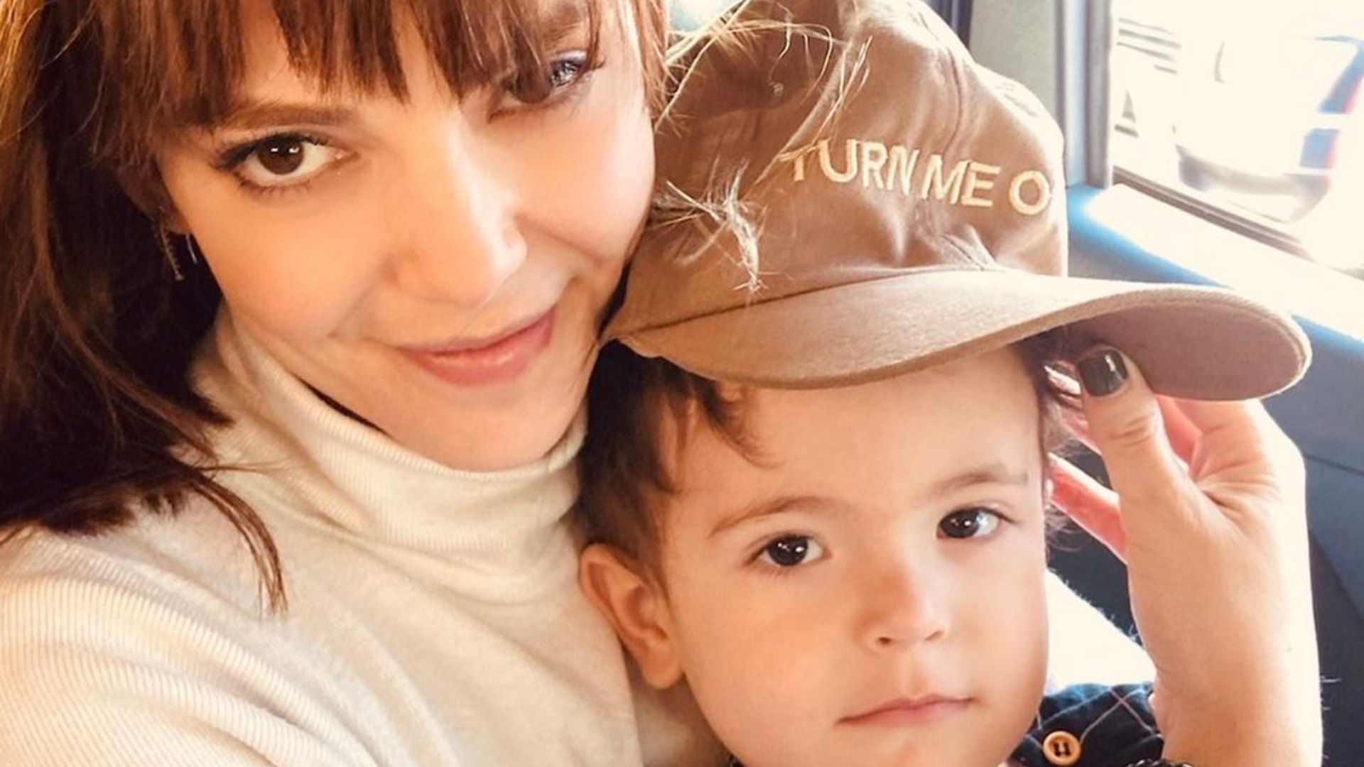 Maternidade real! Titi Müller surge tentando cortar o cabelo do filho em vídeo