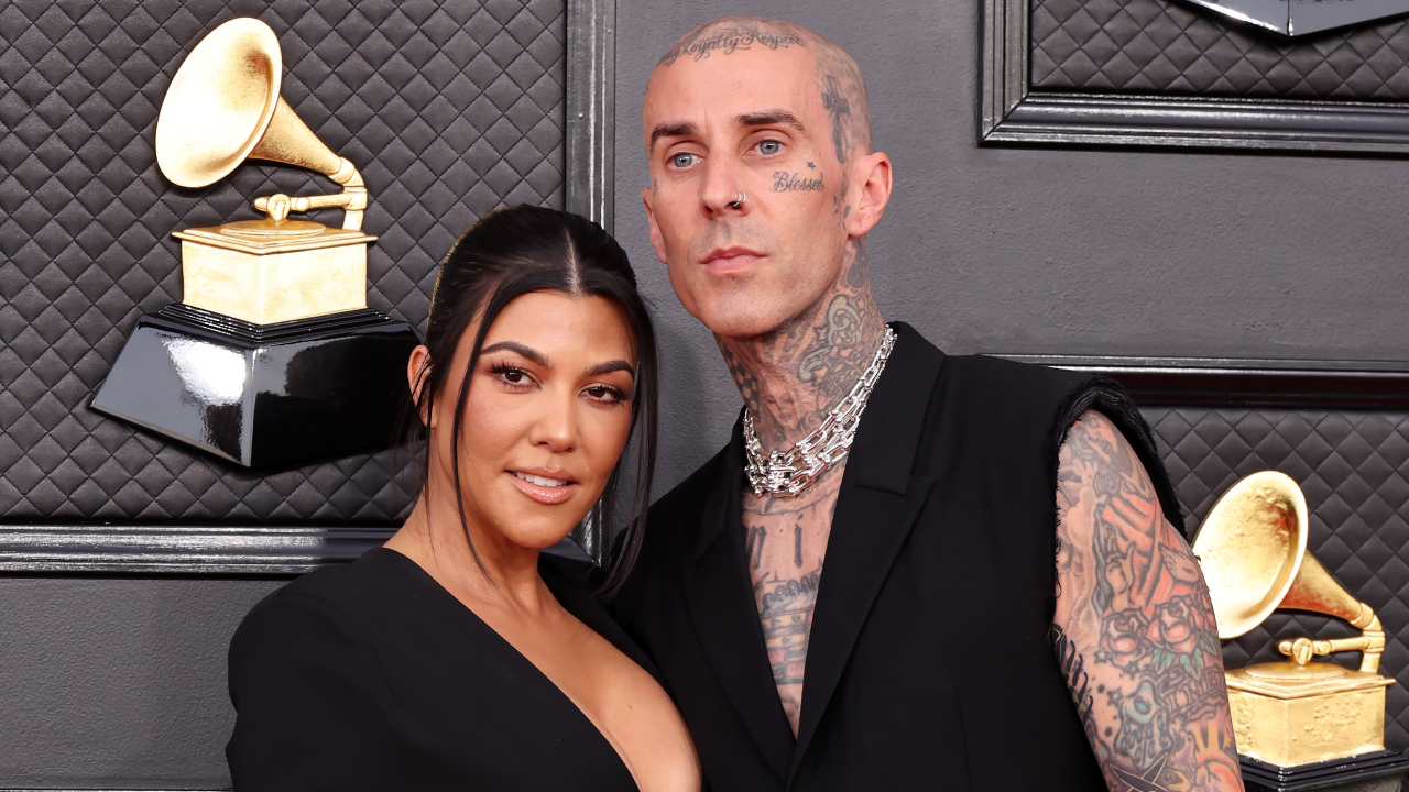 Marido de Kourtney Kardashian se pronuncia após internação às pressas: ”Risco de vida”