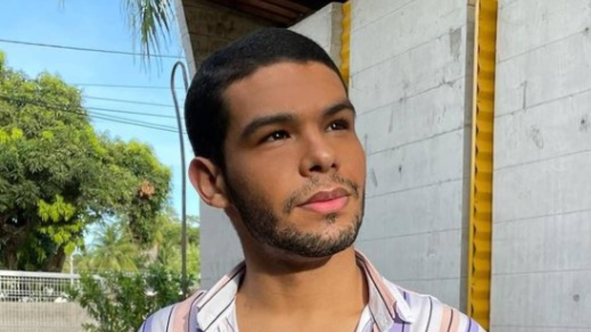 Ex-BBB Vinicius agradece Ludmilla por ter subido ao palco e dançado em show da cantora
