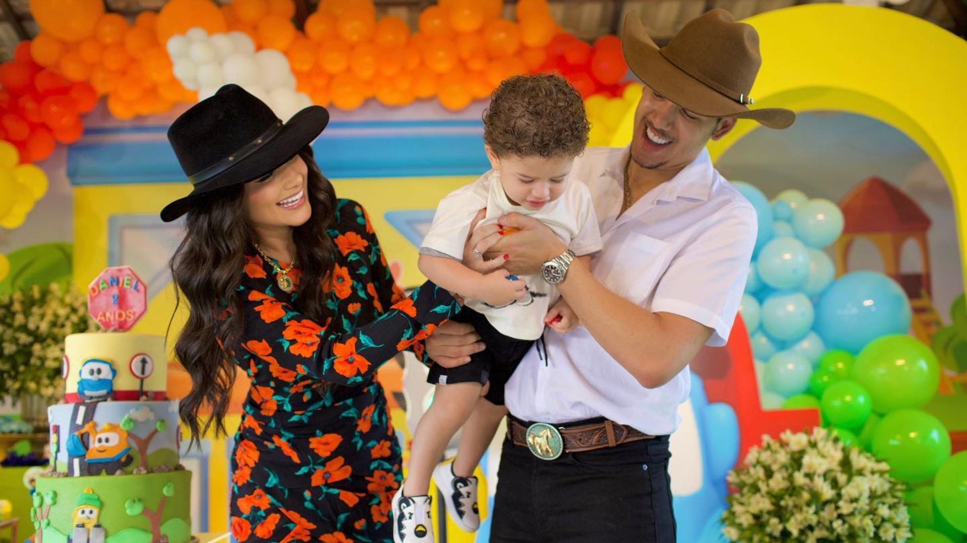 Zé Vaqueiro e Ingra Soares celebram aniversário de 2 anos do filho: “Meu príncipe”