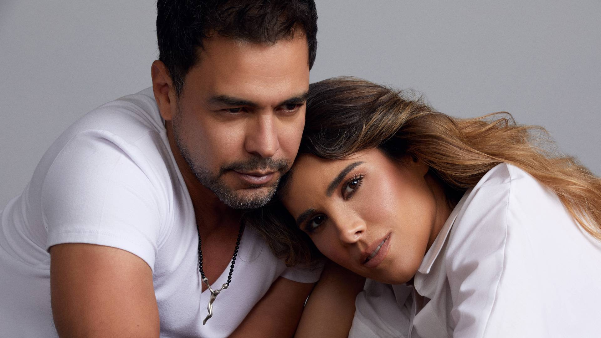 Em novo DVD, Zezé di Camargo traz a filha Wanessa ao palco como convidada