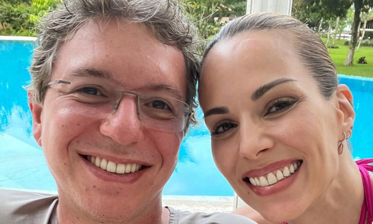 Ana Furtado publica selfie com Boninho e se declara: ”Pra nós todo dia é dia dos namorados”