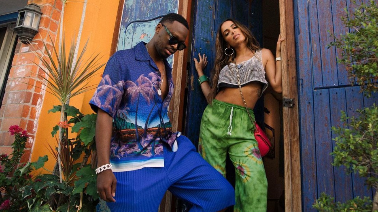 Anitta se apresenta com Dadju em estádio com 50 mil pessoas na França
