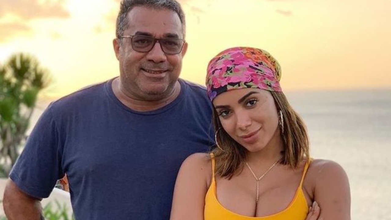 No hospital, pai de Anitta agradece orações após passar por cirurgia: “A luta continua”