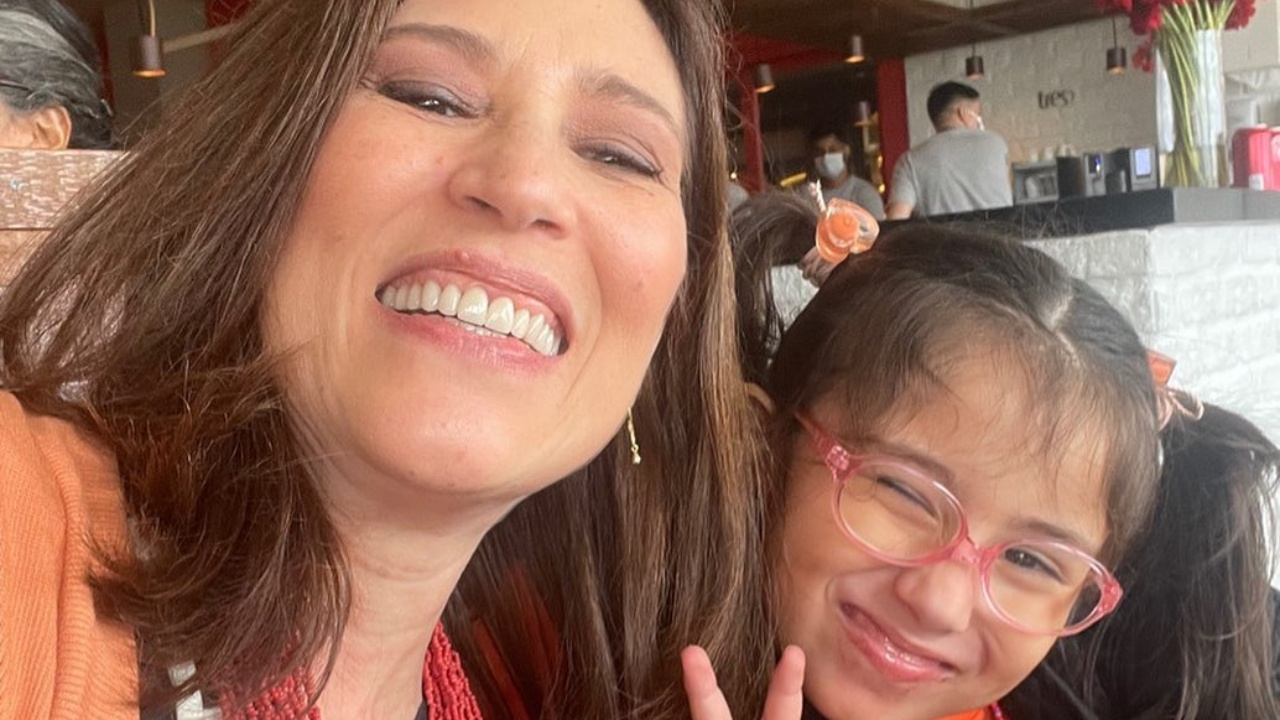 Beth Goulart celebra aniversário de 6 anos da neta: “Vovó te ama”