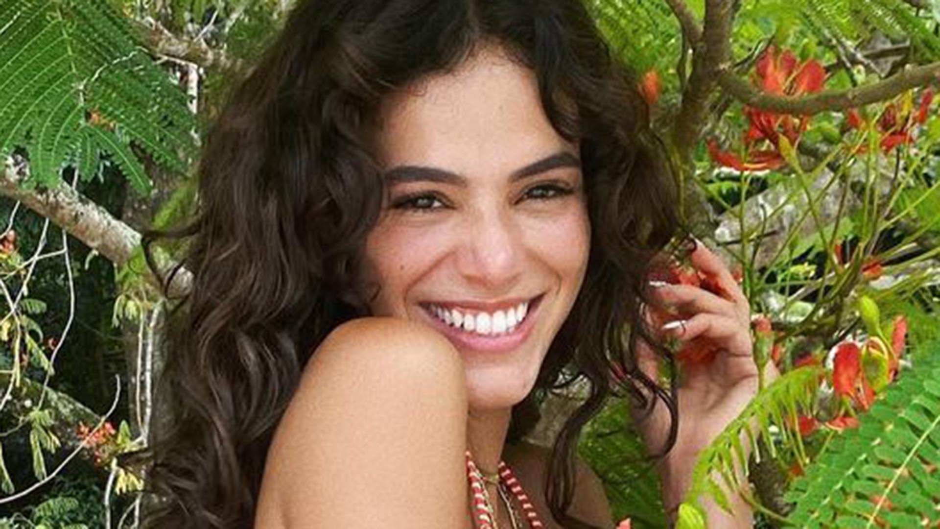 Bruna Marquezine recebe elogio do ator do filme Besouro Azul