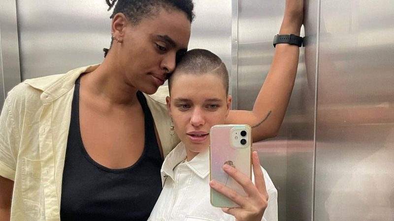 Bruna Linzmeyer emociona ao se declarar para a namorada, Marta: ”Meu amor”