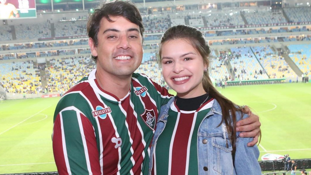 Bruno De Luca assiste a jogo de futebol ao lado da noiva: “Primeira vez de mozão no Maraca”