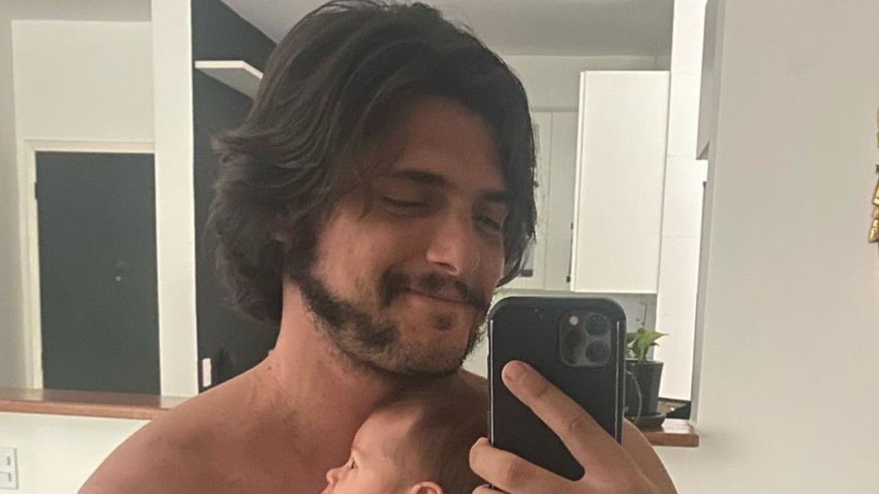 Bruno Gissoni publica selfie fofíssima com a filha caçula e derrete o coração da web