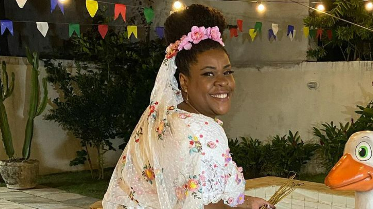 Cacau Protásio exibe detalhes da Festa Junina que fez para celebrar seu aniversário: ”Tudo maravilhoso!”